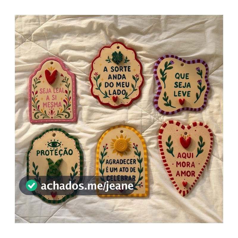 Plaquinha Decorativa Artesanal | Frases e Proteção | Pintada à Mão | Cerâmica Fria