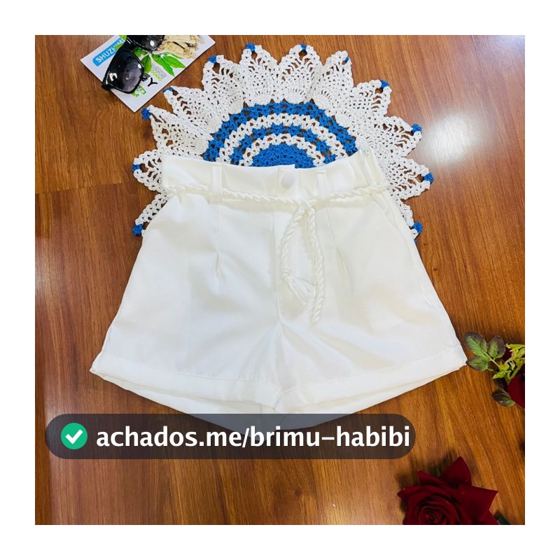 Short alfaiataria feminina com cinto , com bolso , com botão na frente e com ziper