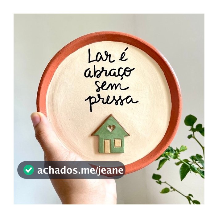 Prato de parede artesanal | 18 cm | Edição limitada | casinha 3D | Lar é abraço sem pressa | o amor faz da casa um lar