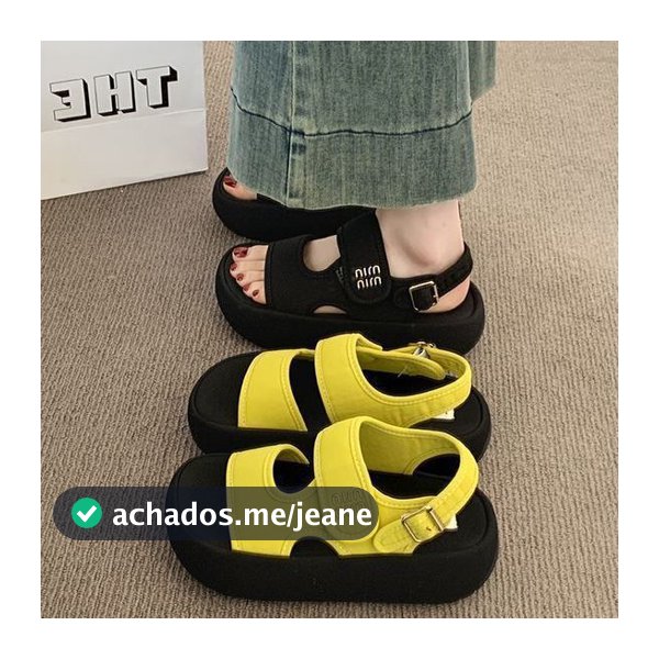 Sandálias de Velcro femininas 2026 verão novo estilo All-Match pequeno sola grossa aumentada sandálias de praia romanas
