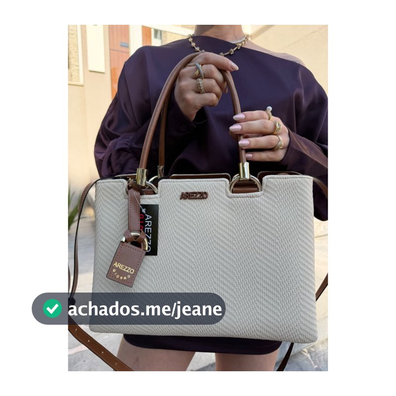 Bolsa Feminina Grande Texturizada com Alça Transversal e Ferragens Douradas