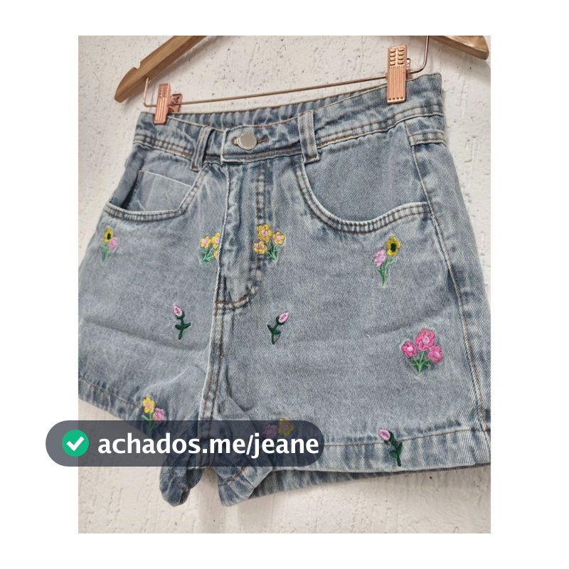 Short Jeans feminina com Bolso Bermuda Feminina Com Estampa De Flor
