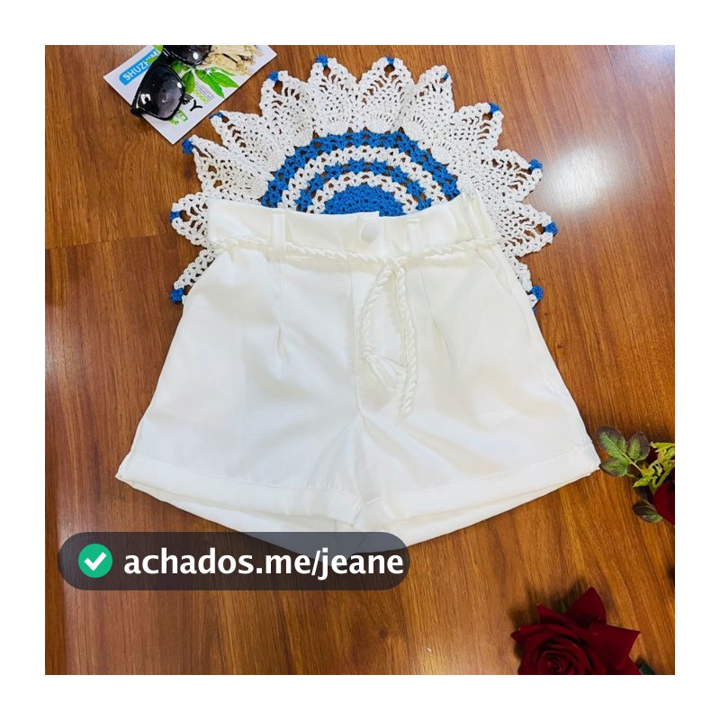 Short alfaiataria feminina com cinto , com bolso , com botão na frente e com ziper