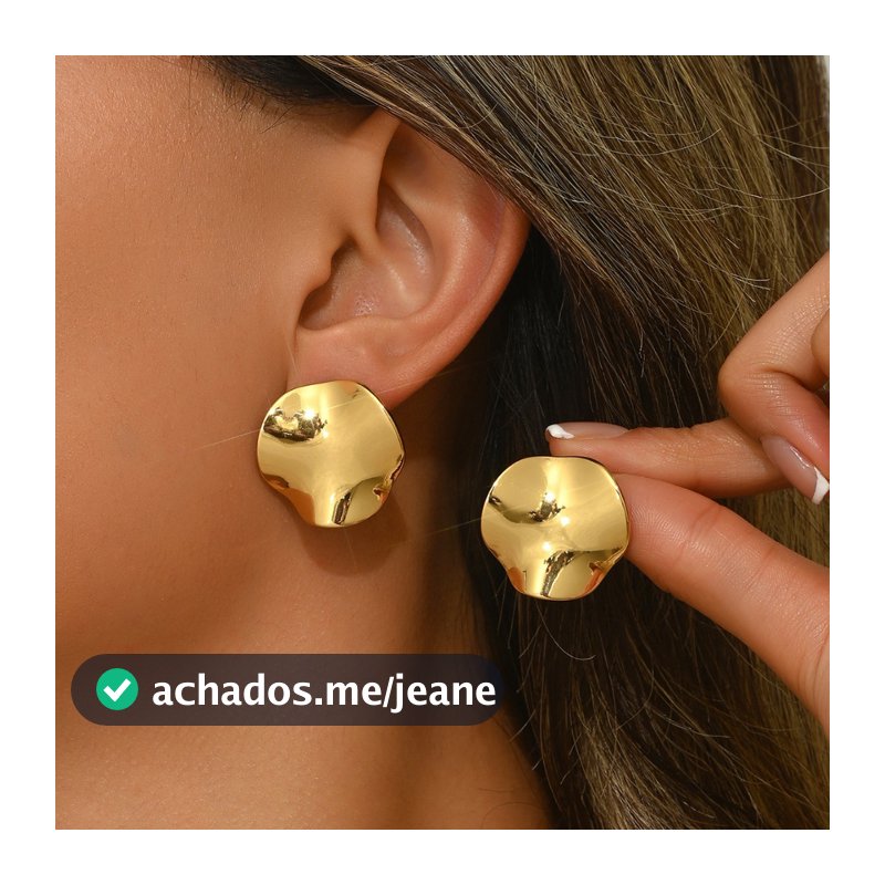 "Brinco Escultural em Aço Inoxidável – Design Abstrato Dourado com Acabamento Espelhado"