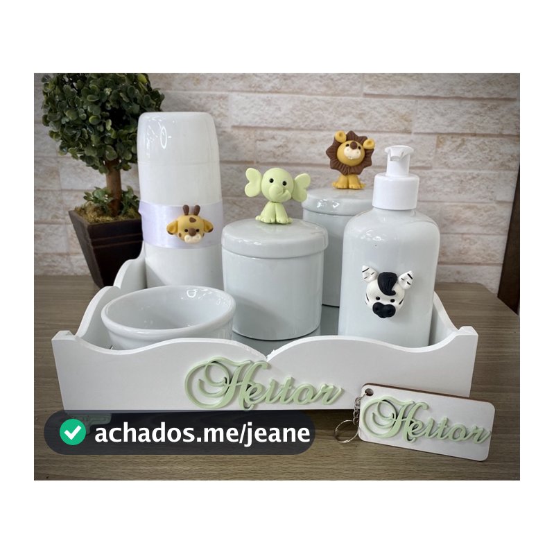 kit higiene do bebê porcelana Safari verde com nome