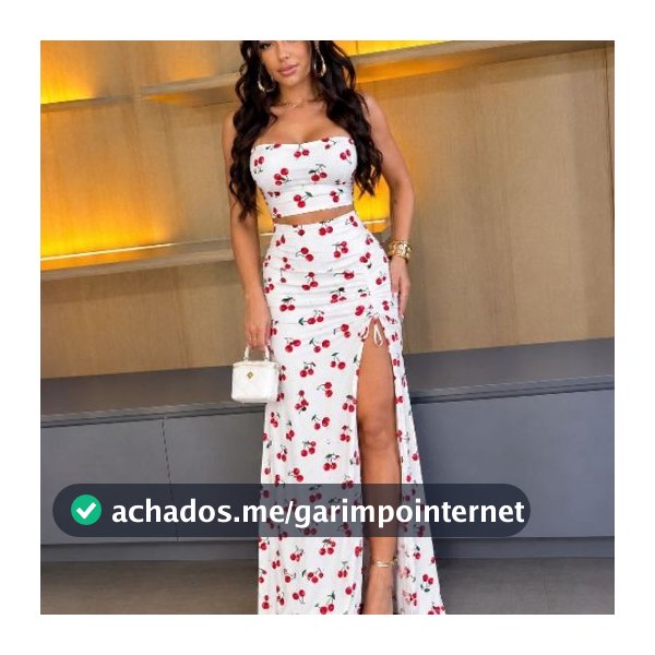 Conjunto feminino cropped e saia longa em empinar bumbum estampado com recorte lateral e cintura alta