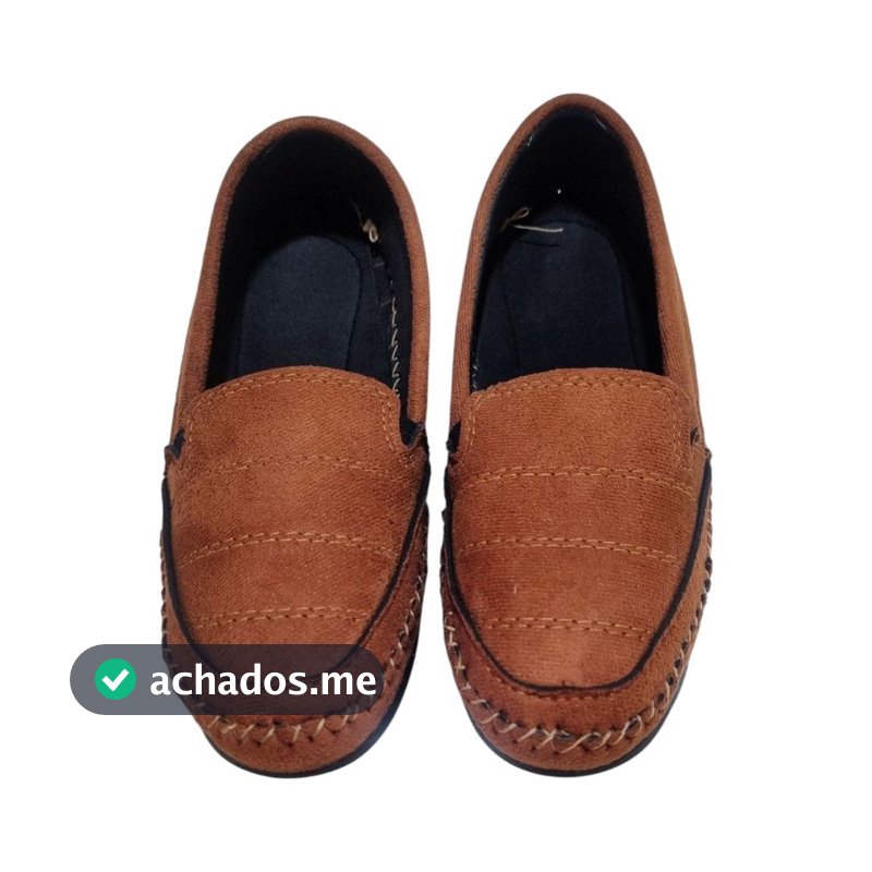 sapatilha ou sapato masculino mocassim na camurça.