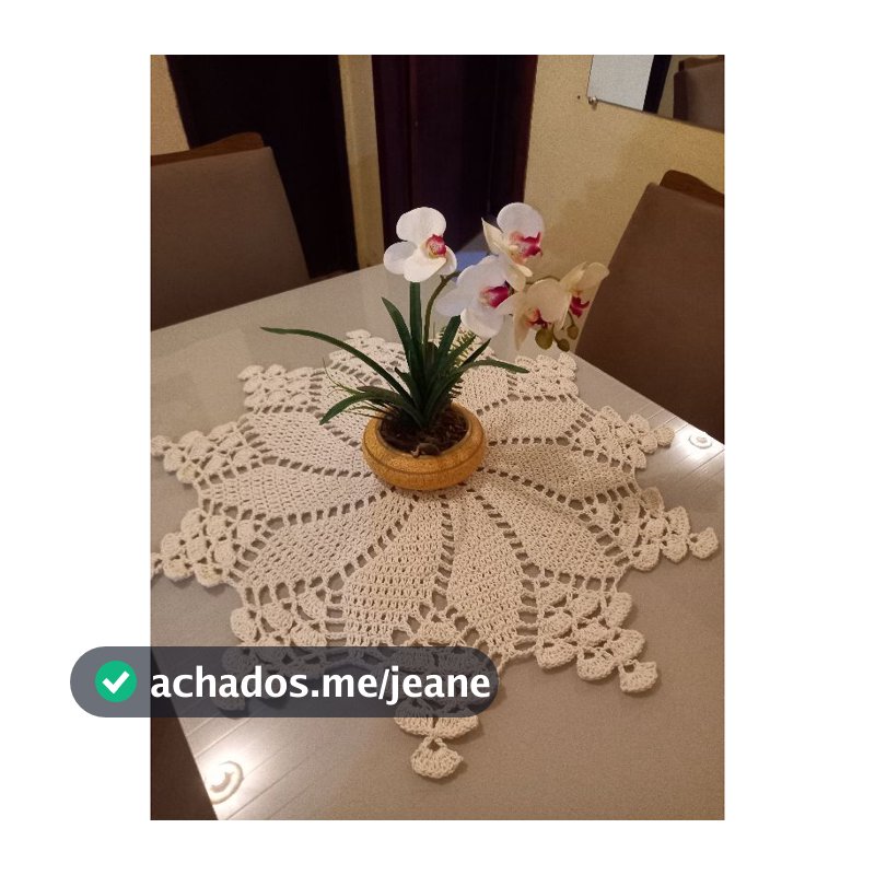 Lindo centro de mesa de crochê medindo 75 cm