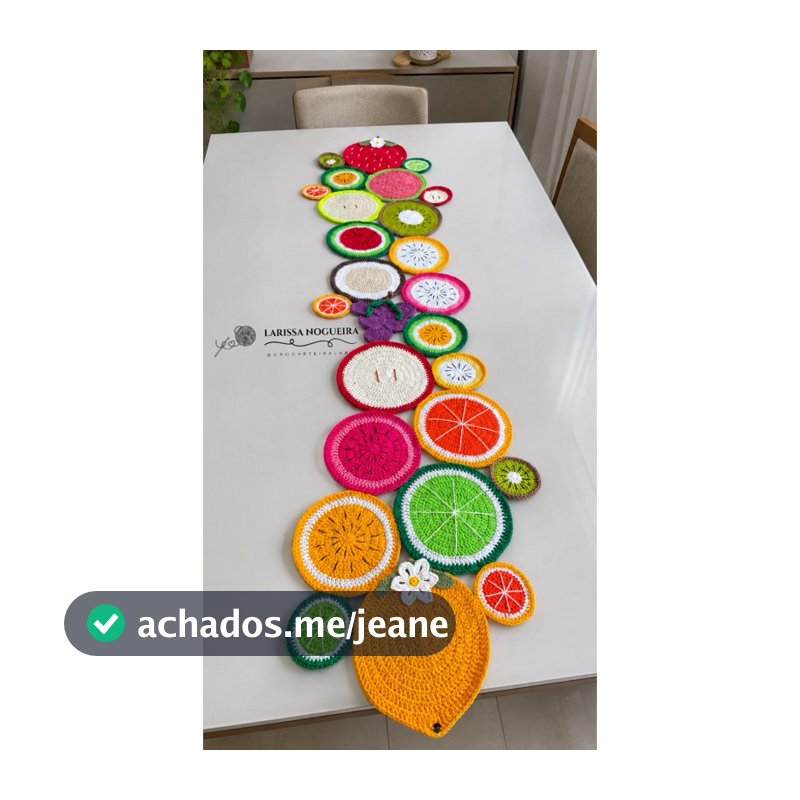 Trilho/ caminho de mesa em crochê frutinhas