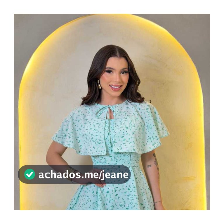 vestido longo floral, com capa sobreposta babados