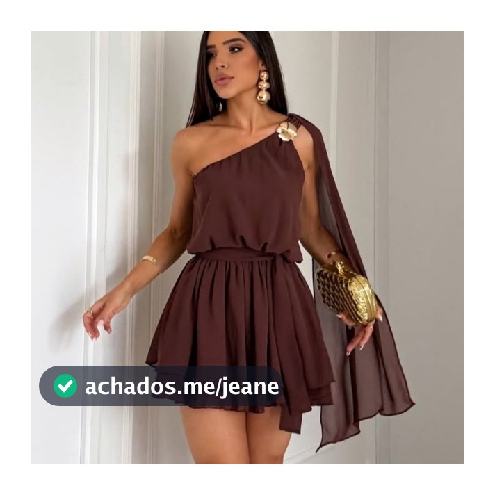 Macaquinho feminino curto fivela no ombro com capa e cinto móvel