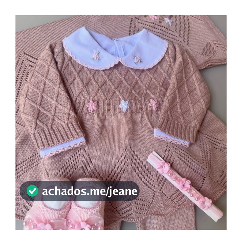 Saída de Maternidade Vestido Luxo em Tricô com Bordado Floral à Mão e Gola Bordada