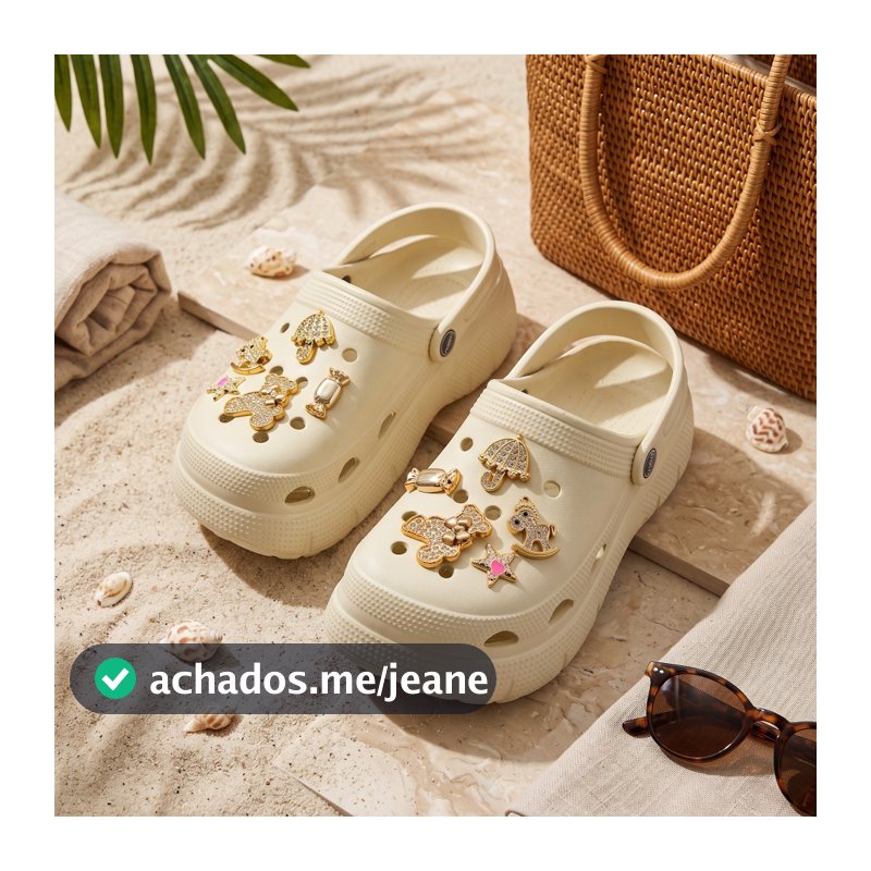 Sandália Feminina Plataforma com Fivela Traseira, Clog com Furos, Detalhes Decorativos e Pingentes, Casual para Verão