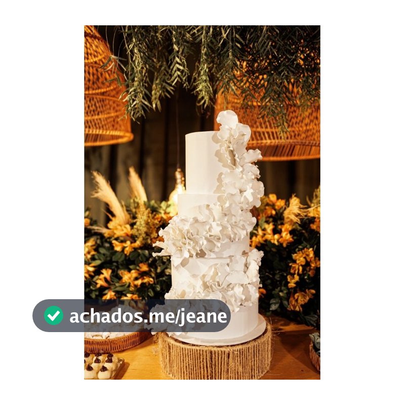 Bolo cenográfico casamento branco 3 andares | flores artesanais em cascata | Bolo fake 60cm x 30cm