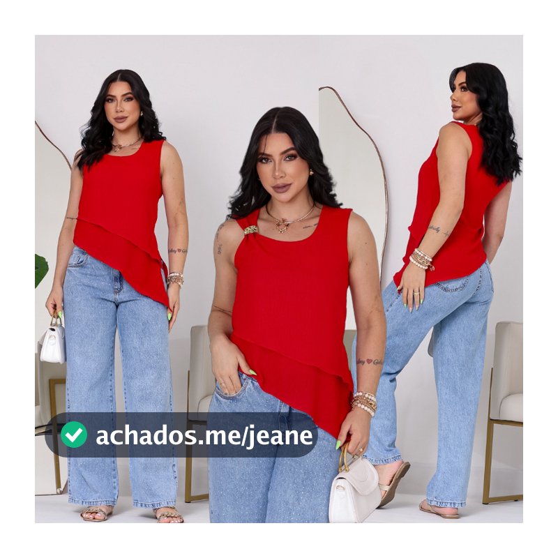 Blusa Assimétrica em Tecido Duna com Fivela Dourada e Fenda Lateral Elegante