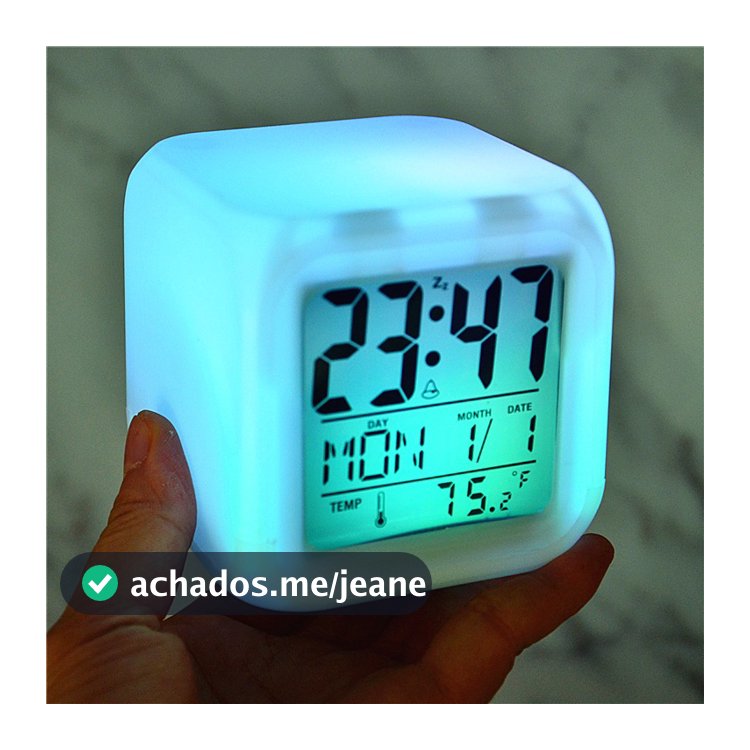 Relógio Cubo LED Digital Despertador - Muda 7 Cores Colorido, Moderno e Prático