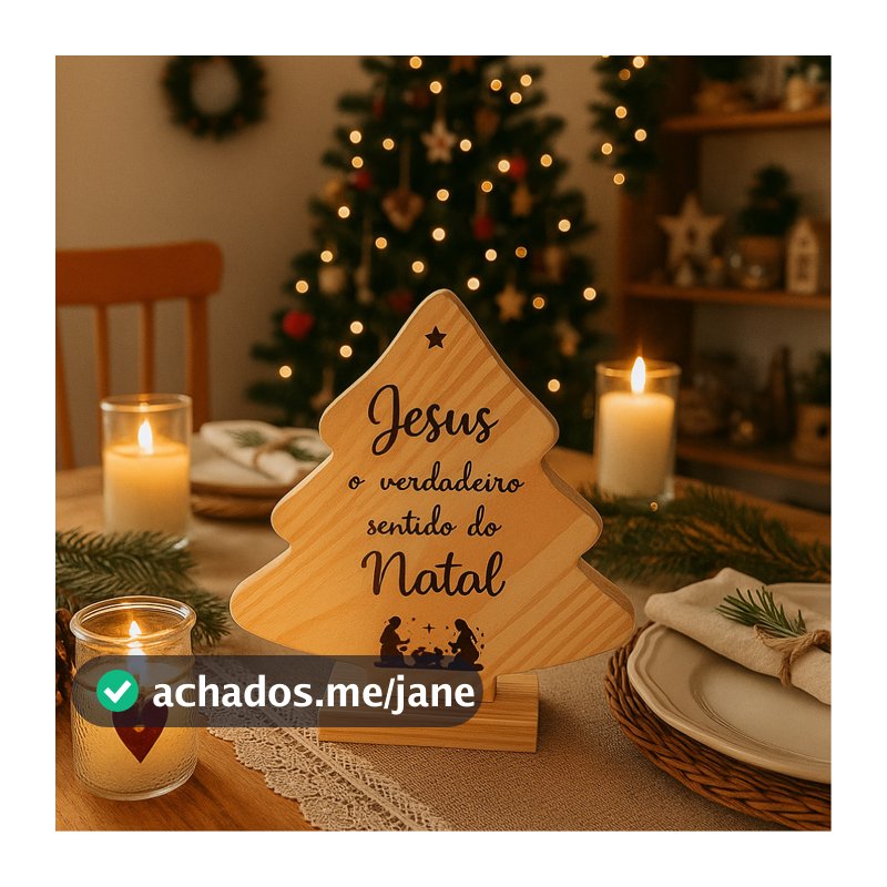 Árvore de Natal Gravada em Pinus com Jesus – Decoração Cristã para Mesa ou Presépio