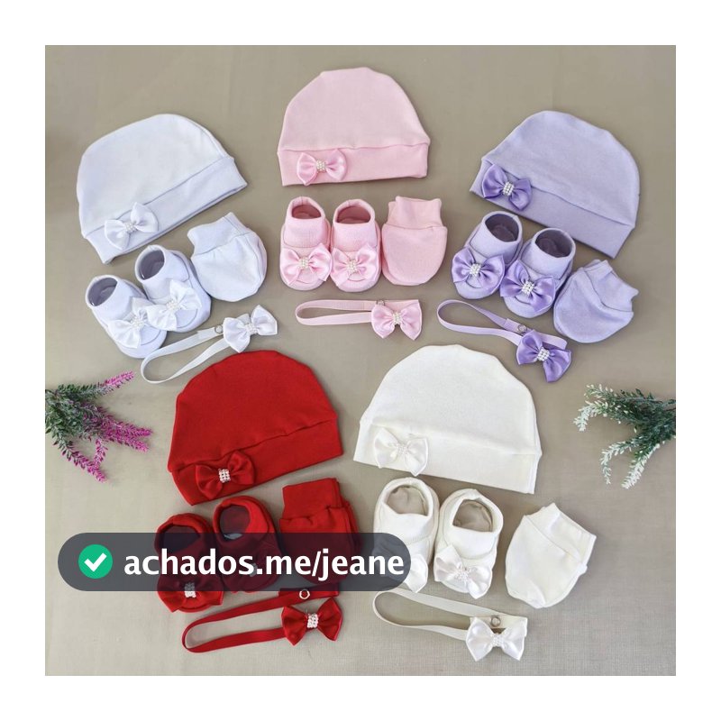 KIT ACESSORIOS BEBE COM TOUCA LUVAS SAPATINHO E PREGADOR DE CHUPETA TEMA PEROLAS