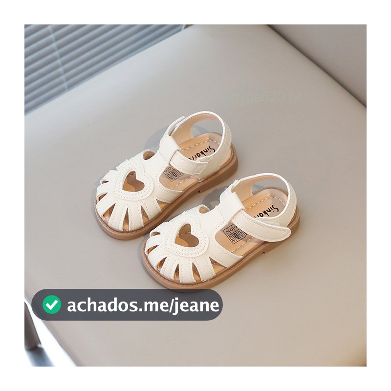 2025 novo estilo simples na moda amor sapatos de praia sapatos de bebê Baotou sola macia antiderrapante meninas sandália