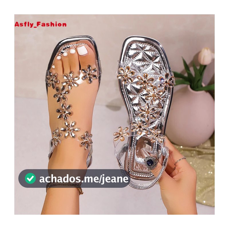 Um Par De Sandálias Planas Femininas Com Bico Quadrado , Elegantes De Prata Adornadas Decorações Florais