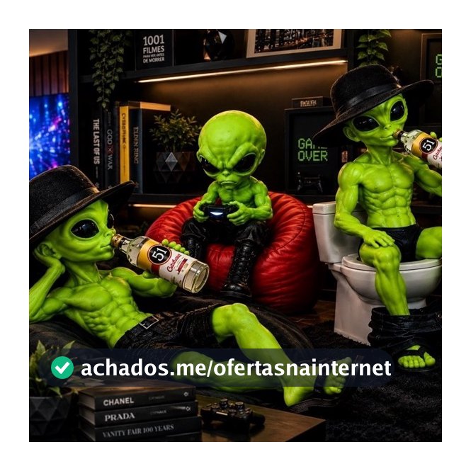 Et Deitado com Chapéu cata ovo Preto e Sandálias segurando Garrafa de Cachaça 51 - Decoração para Carro
