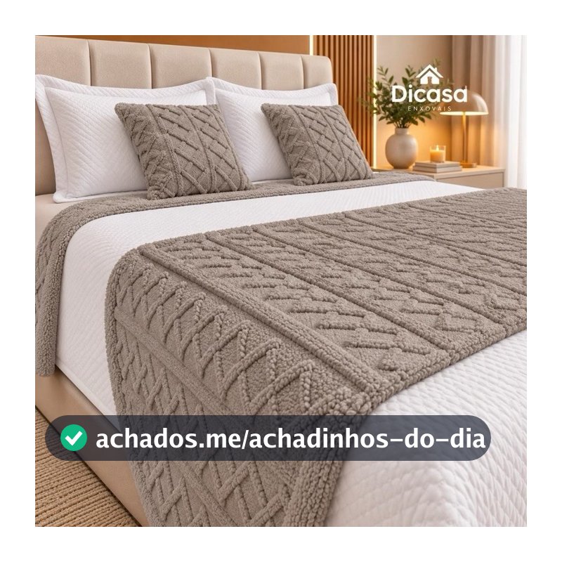 Kit Peseira Decorativa 3 Peças para Cama Casal Queen Peseira e 2 Capas de Almofadas Jogo de Cama