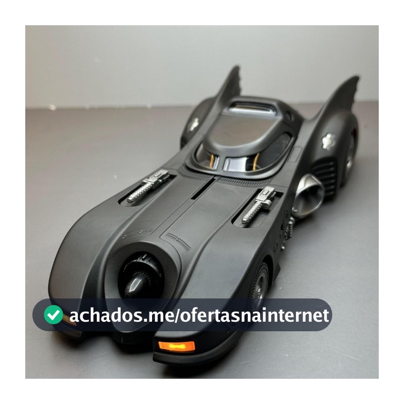 Batmobile com Spray Sound Light Pull Back Toy Car Música Modelo de Coleção de Ornamentos