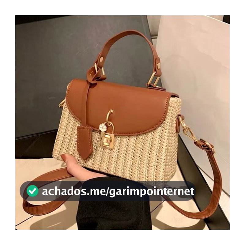 Bolsa Pequena Feminina de Mão Transversal de Palha Quadrada com Detalhe em Couro e Dourado Luxo