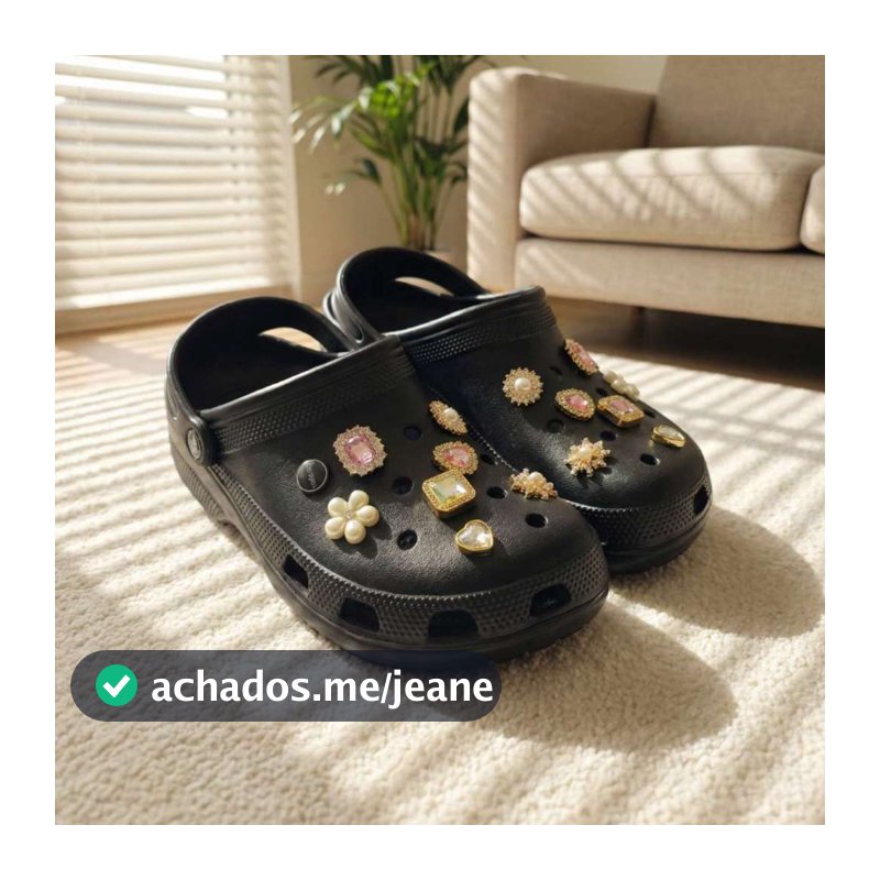 BABUCHE PLATAFORMA ALTA NUVEM MACIA 100 % DECORADA COM BÓTONS PINGENTES EM ABS CONFORTÁVEL