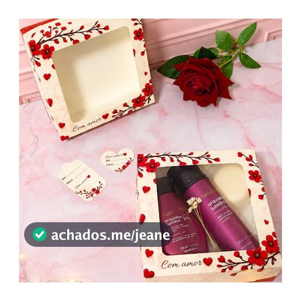 Caixa de Presente com Visor e TAGs 17x17x5cm cosméticos  Estampada flores e coração