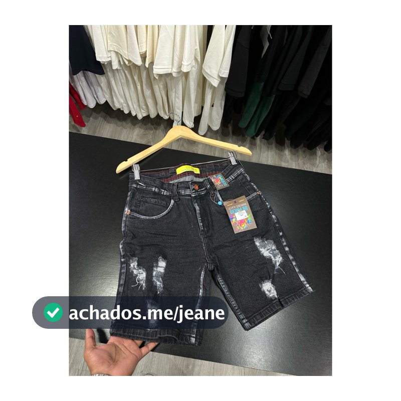 Bermuda Jeans Masculina cinza com rasgos