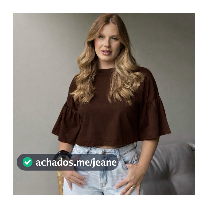 Blusa cropped luna manga babado.