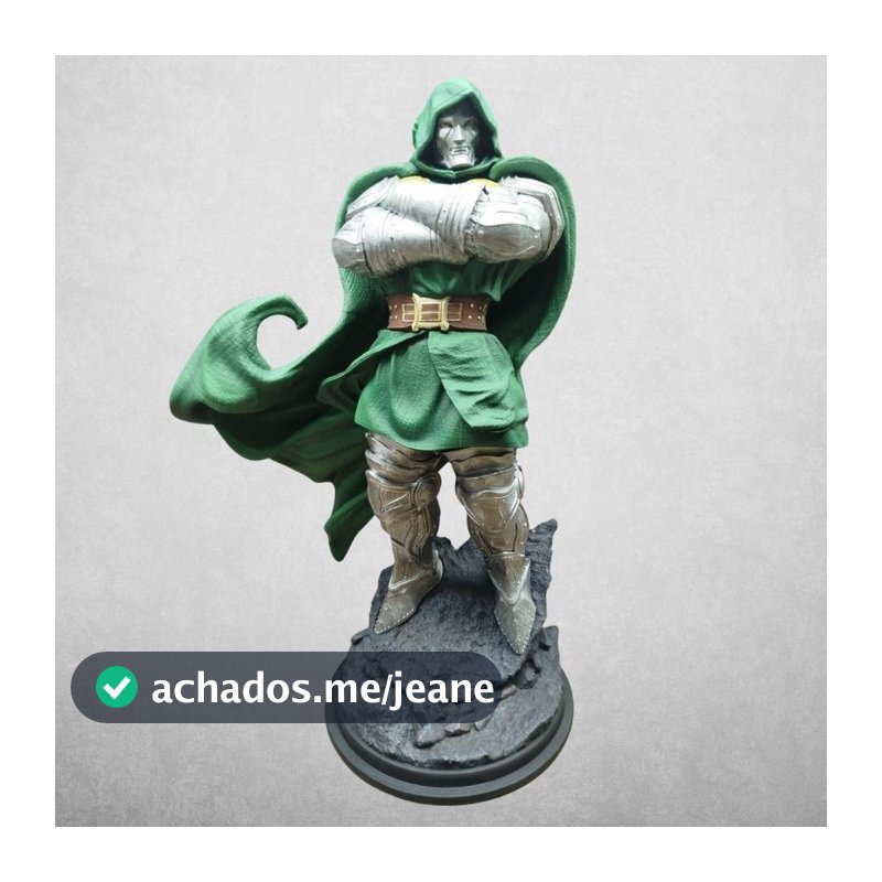 Action Figure Dr. Doom - Doutor Destino - Marvel
