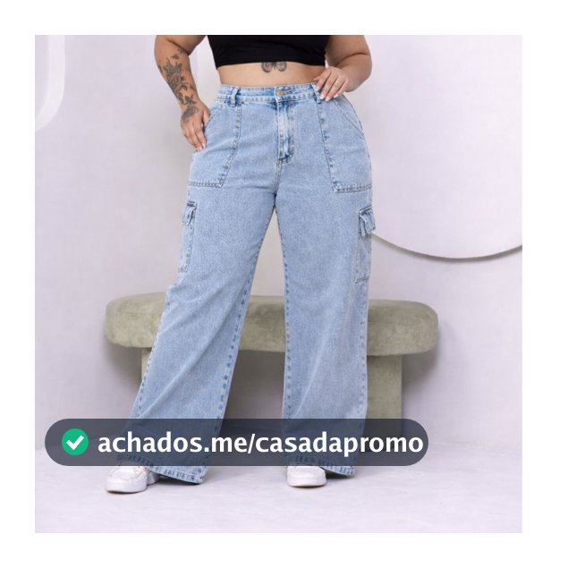 Calça Jeans Cargo Plus Size Wide Leg Cintura Alta Lavagem Clara – Confortável e Estilosa