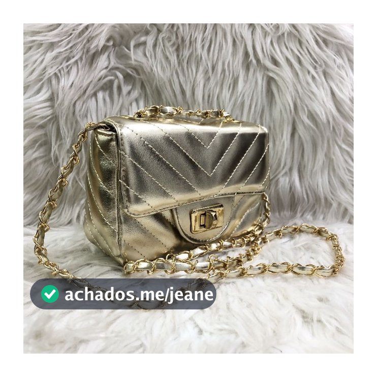 Bolsa Estilo Bordado V Material Metalizada Com Corrente Transpassada E Fecho Giratorio
