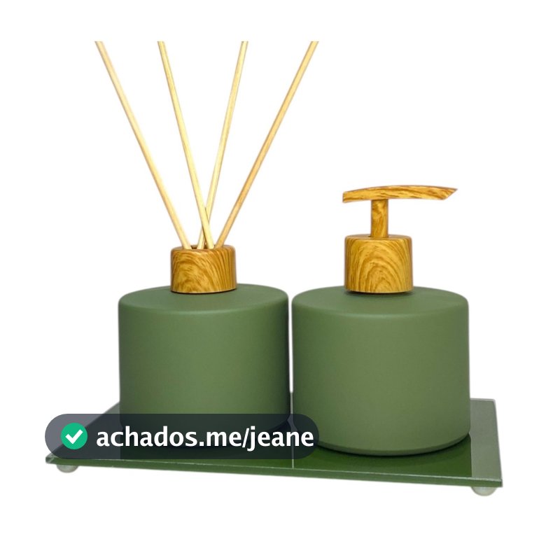 Kit Lavabo Banheiro Verde Militar Detalhe em Madeira Aromatizador e Saboneteira Com Bandeja